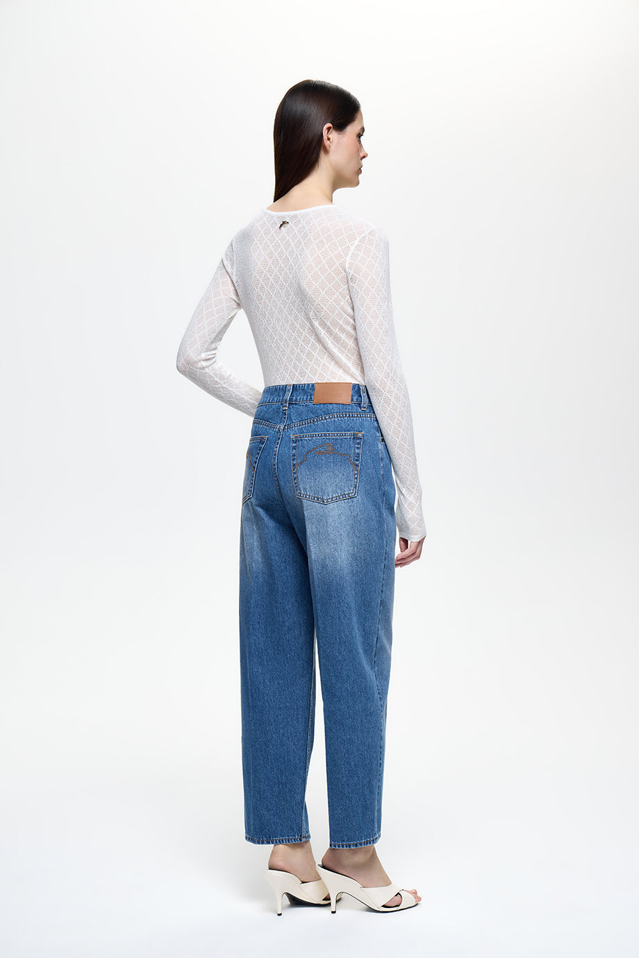 Джинсы Tapered Fit