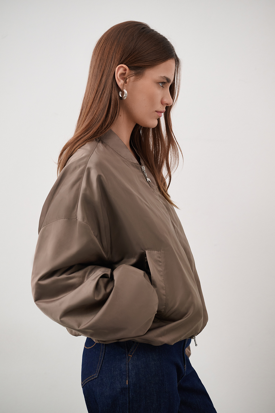 Бомбер с вышивкой