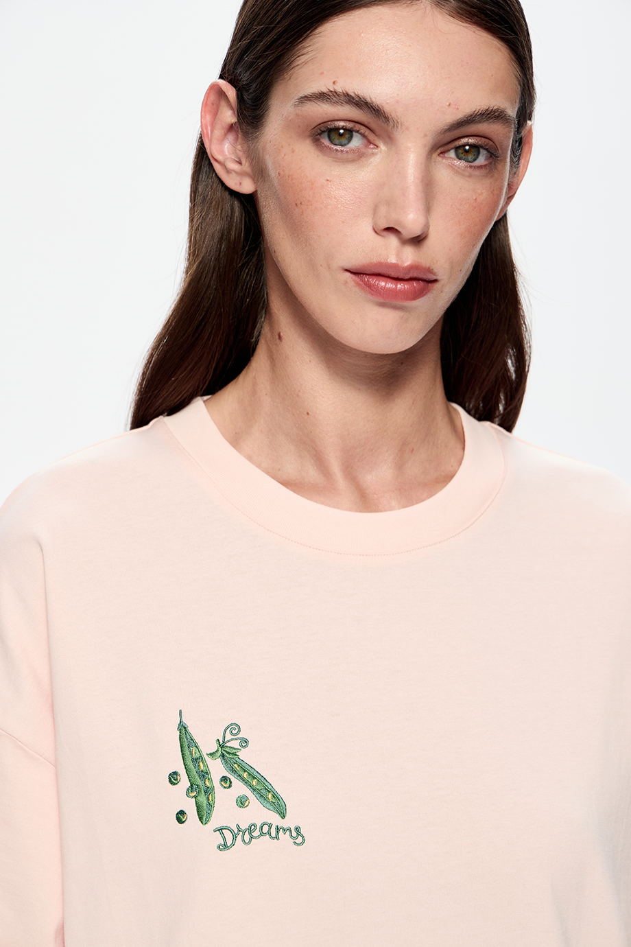 Футболка с вышивкой