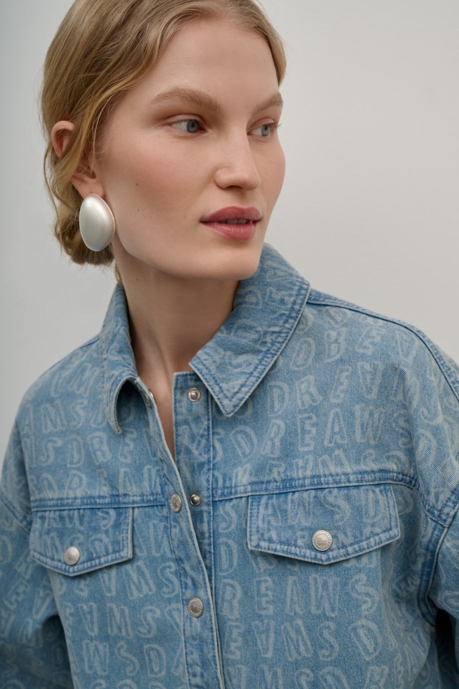 Рубашка джинсовая с лазерным принтом
