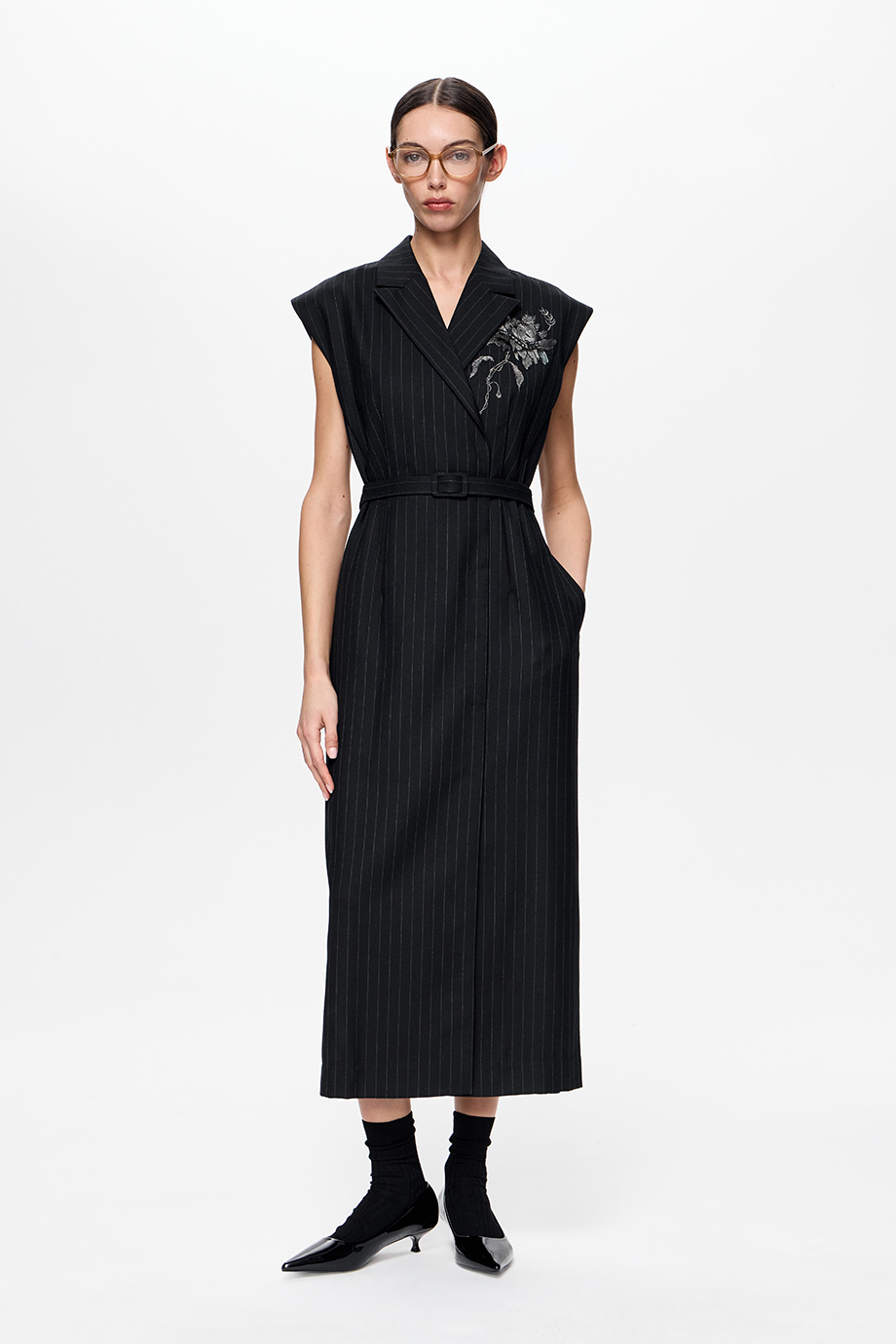 Платье-жилет с вышивкой