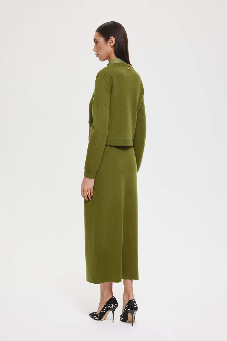 Кардиган с жемчужными пуговицами