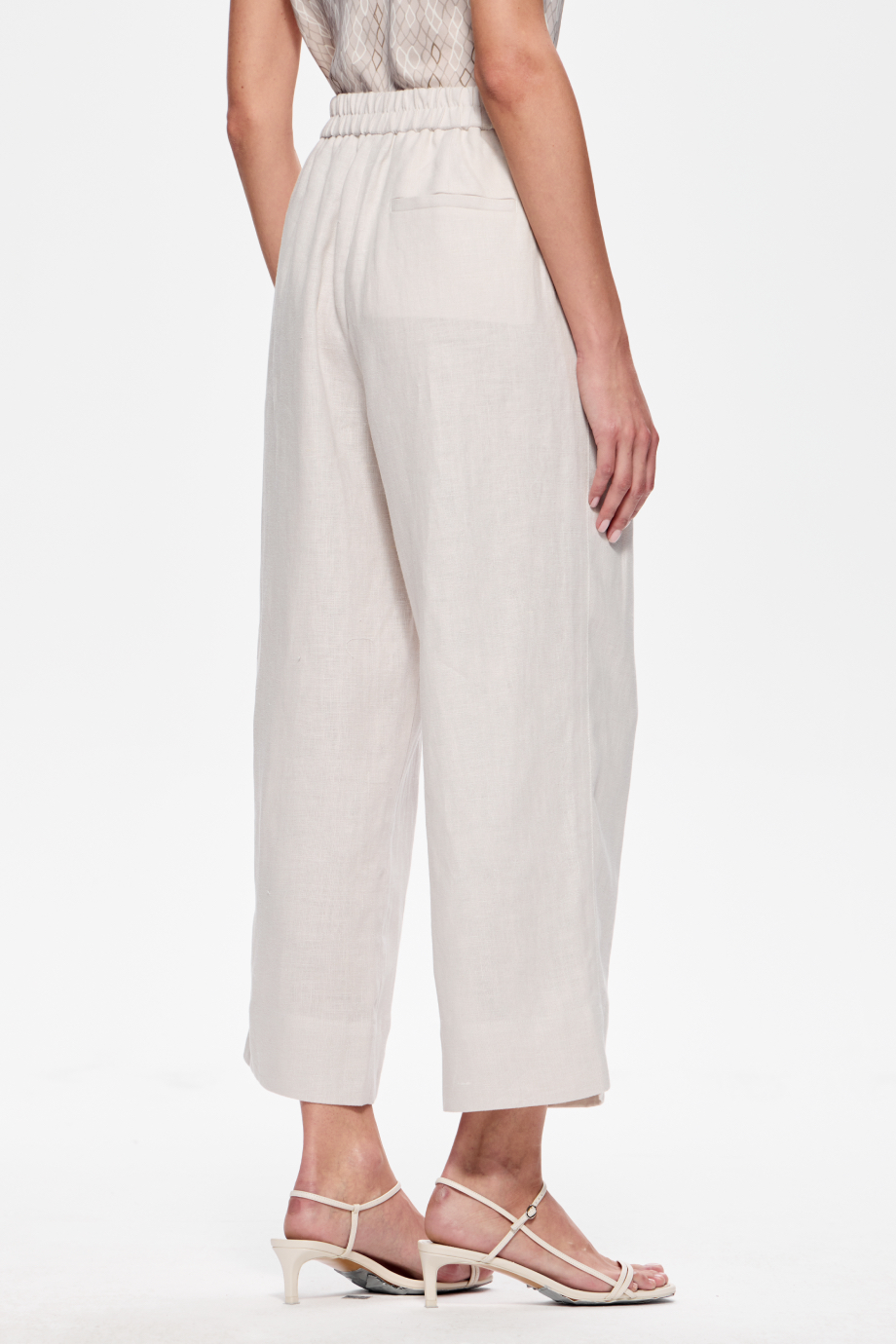 Брюки льняные укороченные