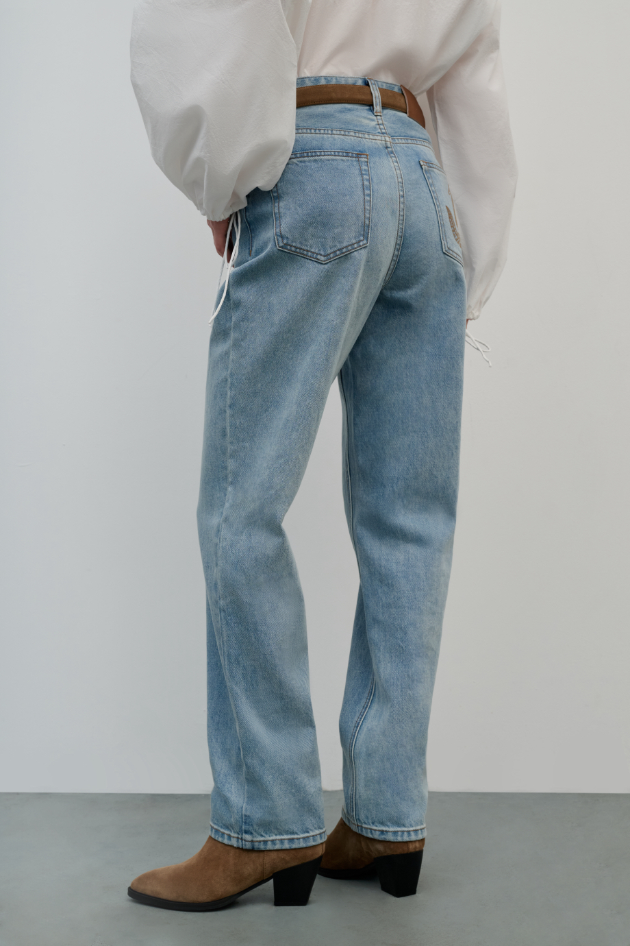 Джинсы Straight с вышивкой