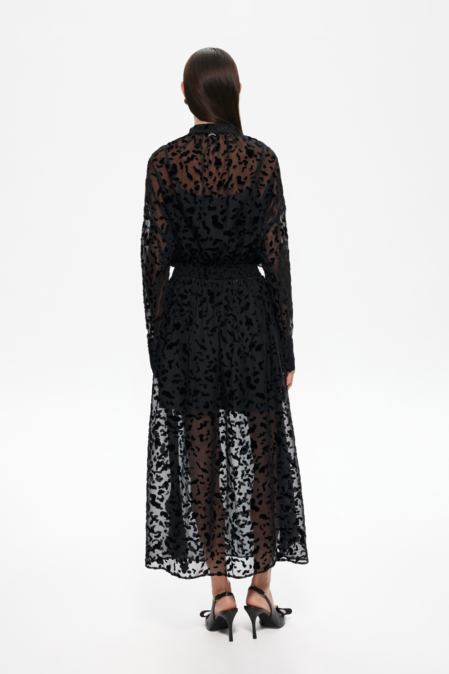 Платье из деворе с поясом-резинкой