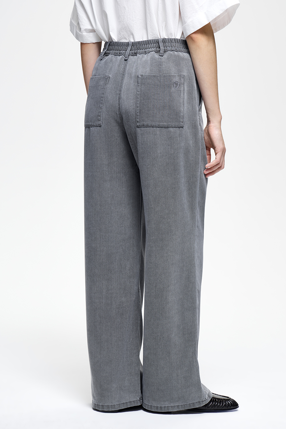 Джинсы с эластичным поясом из легкого денима