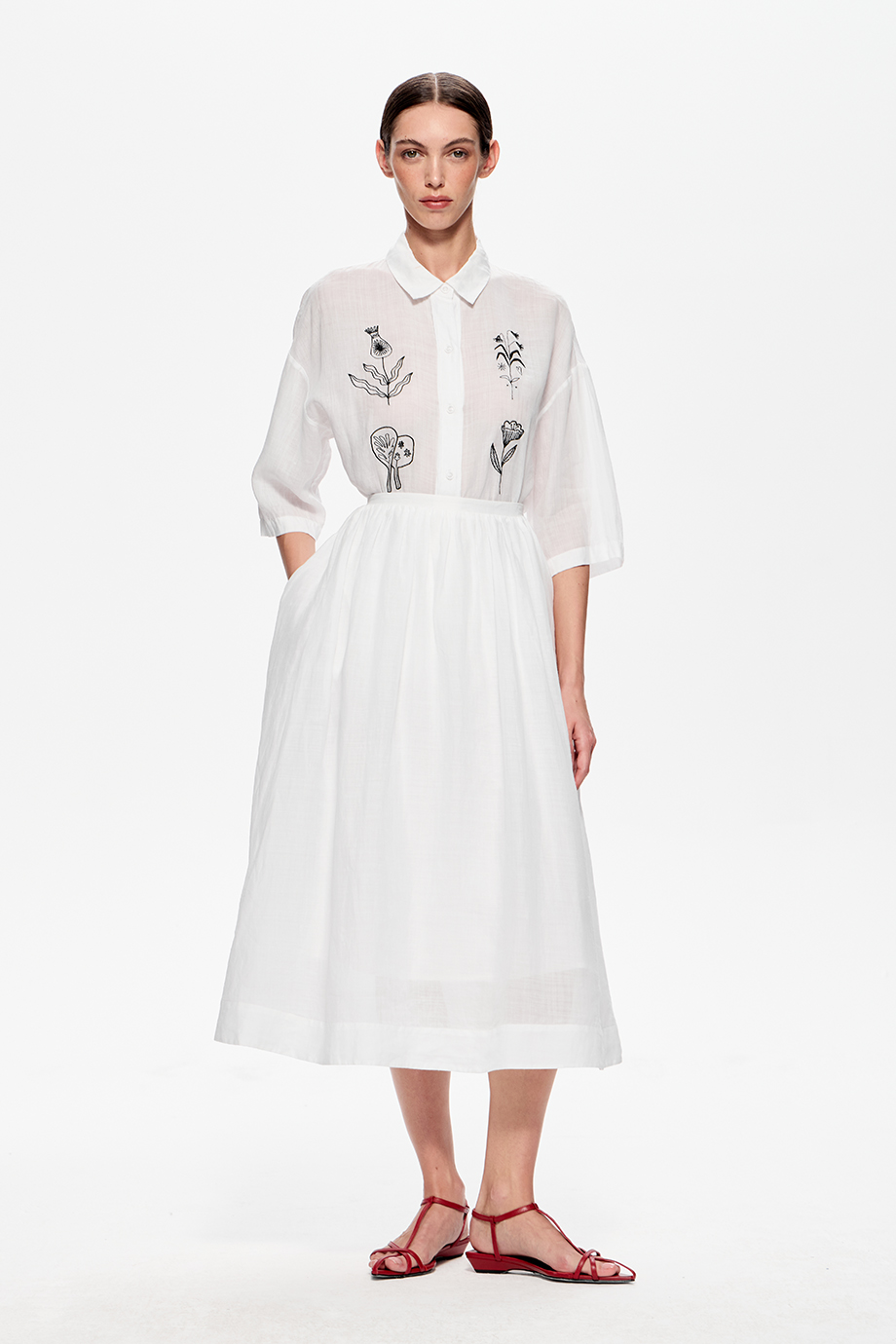 Блузка из крапивы с вышивками