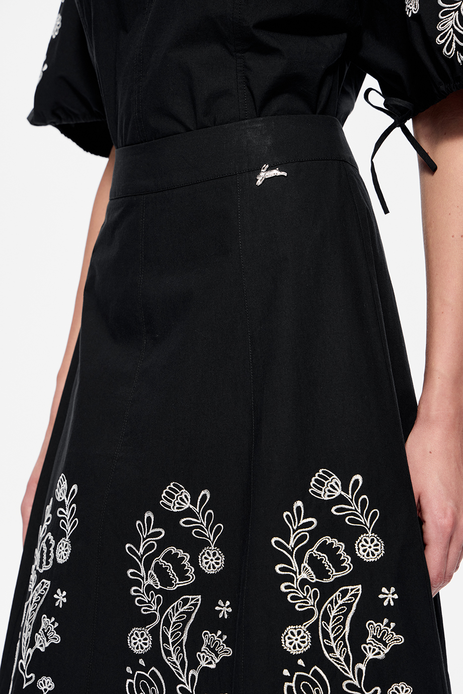 Юбка А-силуэта с вышивками