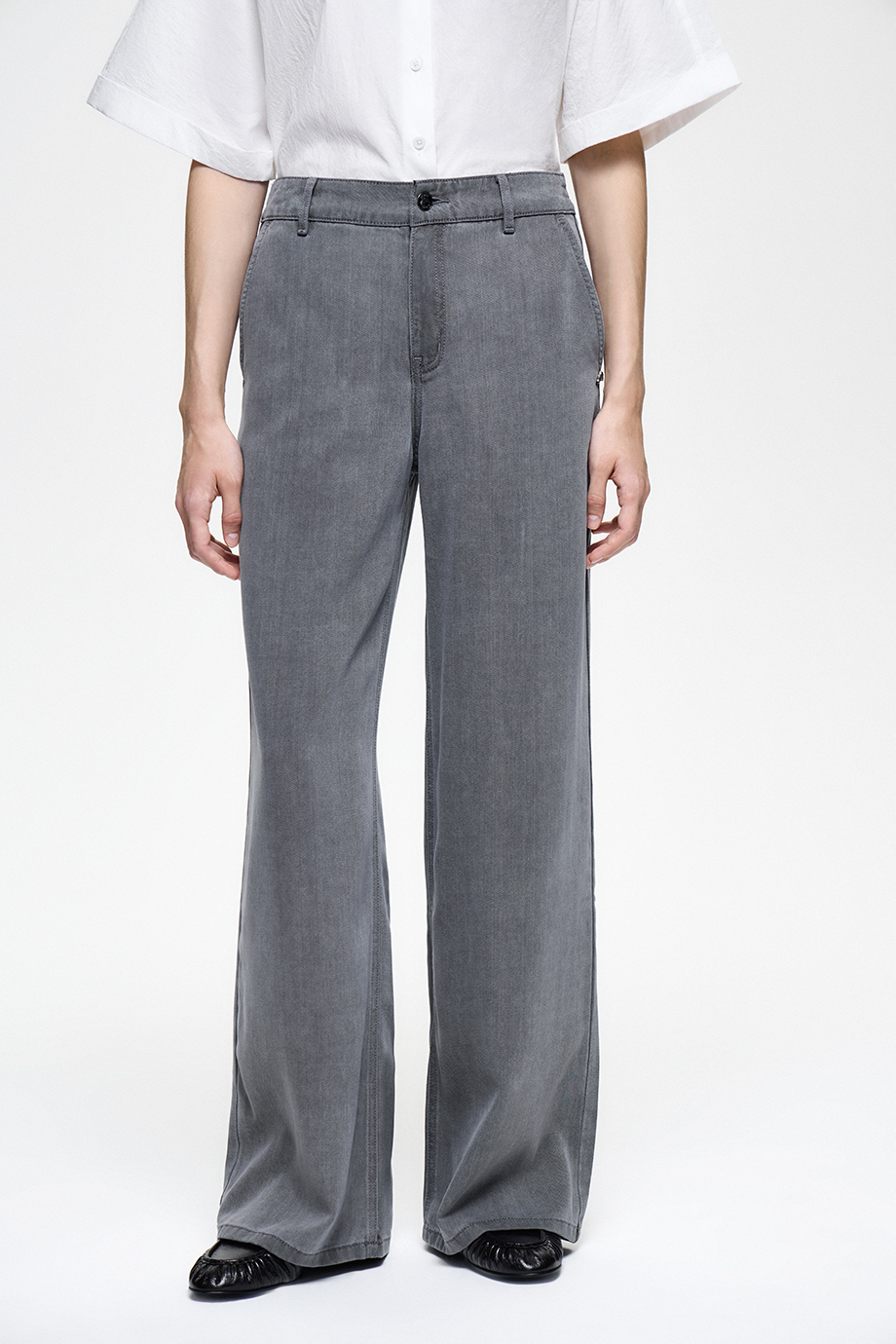 Джинсы с эластичным поясом из легкого денима