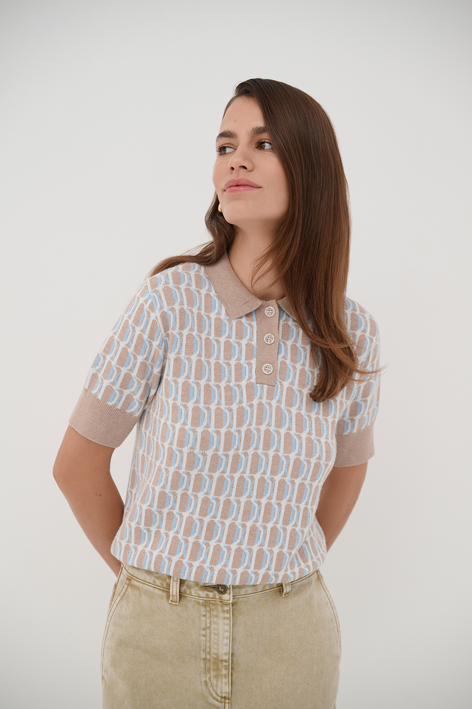 Джемпер-поло с лого-паттерном