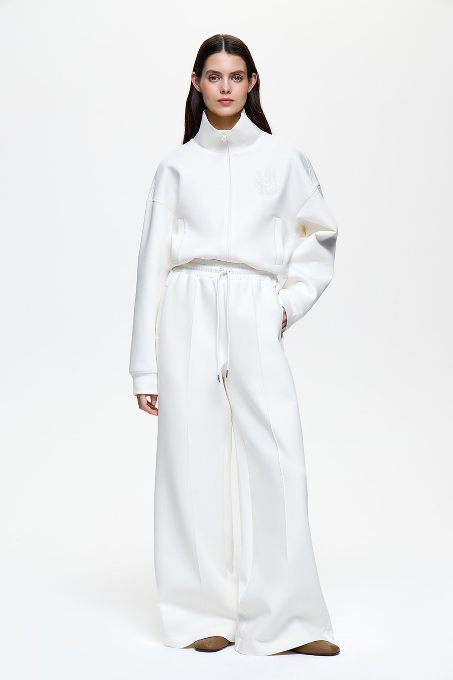 Брюки трикотажные с вышивкой