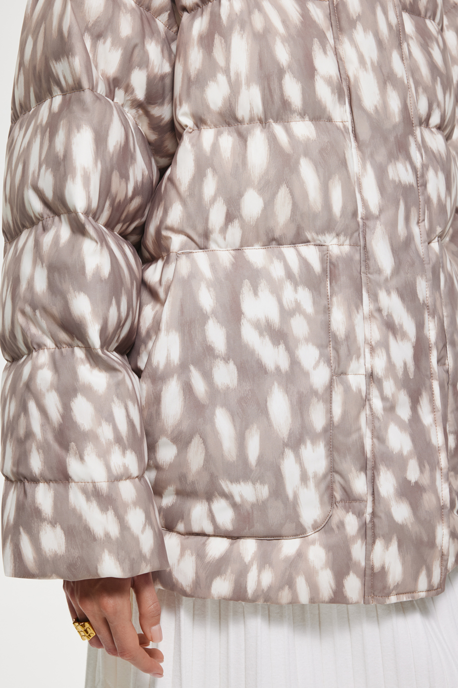 Пуховик с принтом