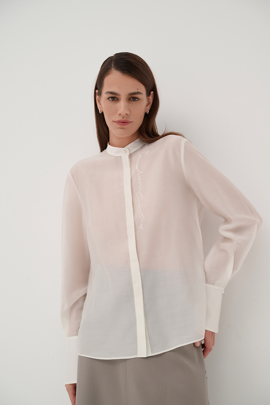 Блузка из тенселя с вышивкой