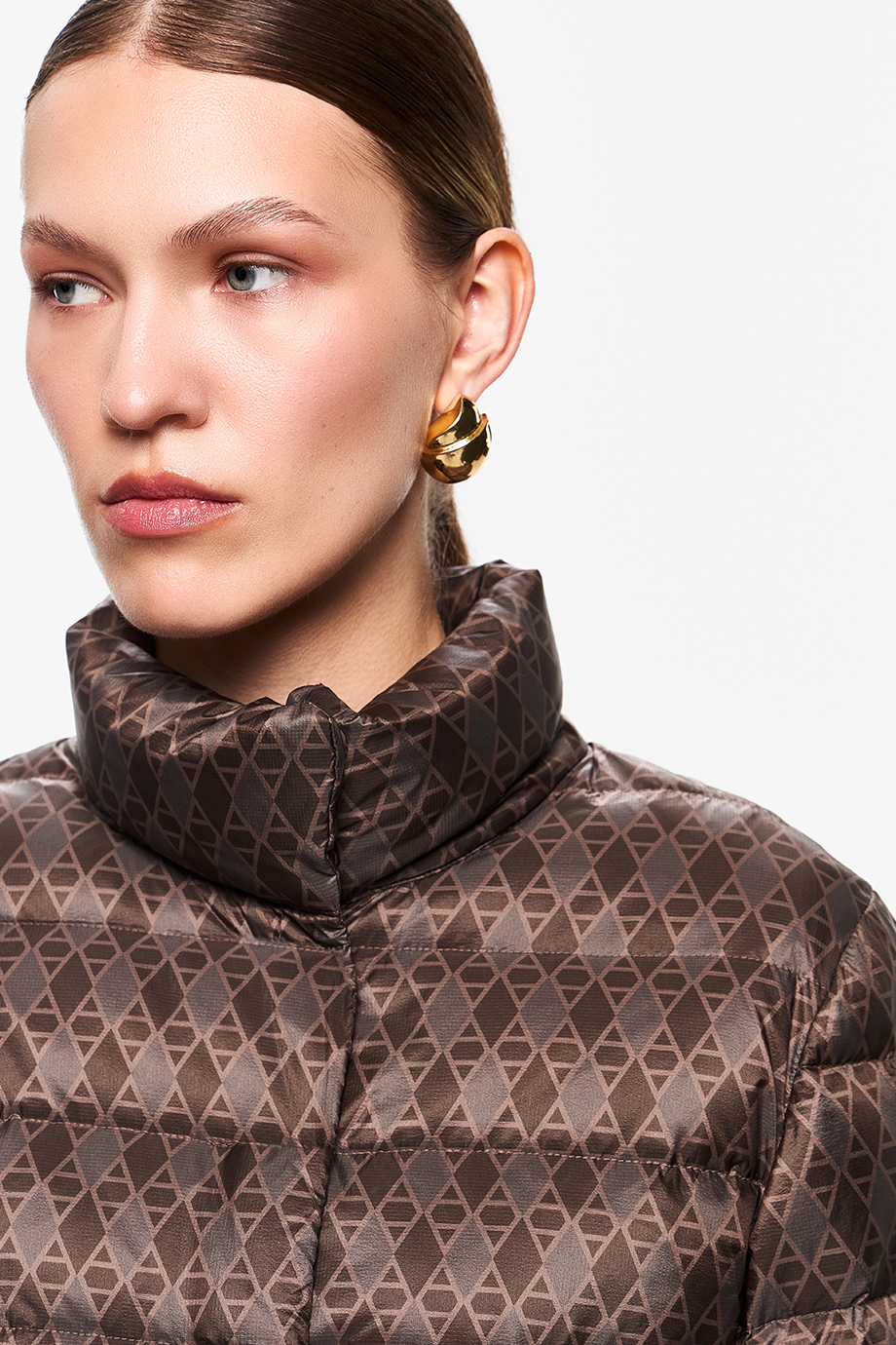 Пуховик легкий с принтом