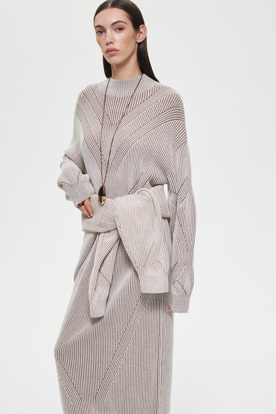 Вязаное платье Akhmadullina Dreams 225104070304264/119000 Вязаное платье Akhmadullina Dreams 225104070304264/119000