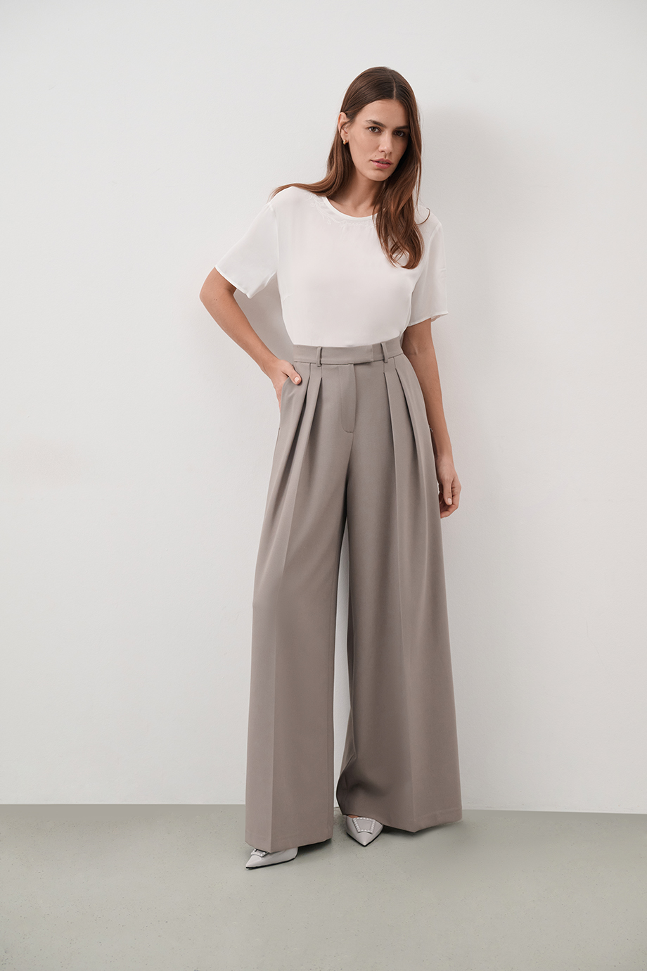 Блузка-футболка с вышивкой